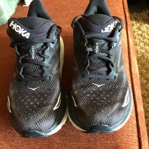 HOKA sz9 B Clifton 9
